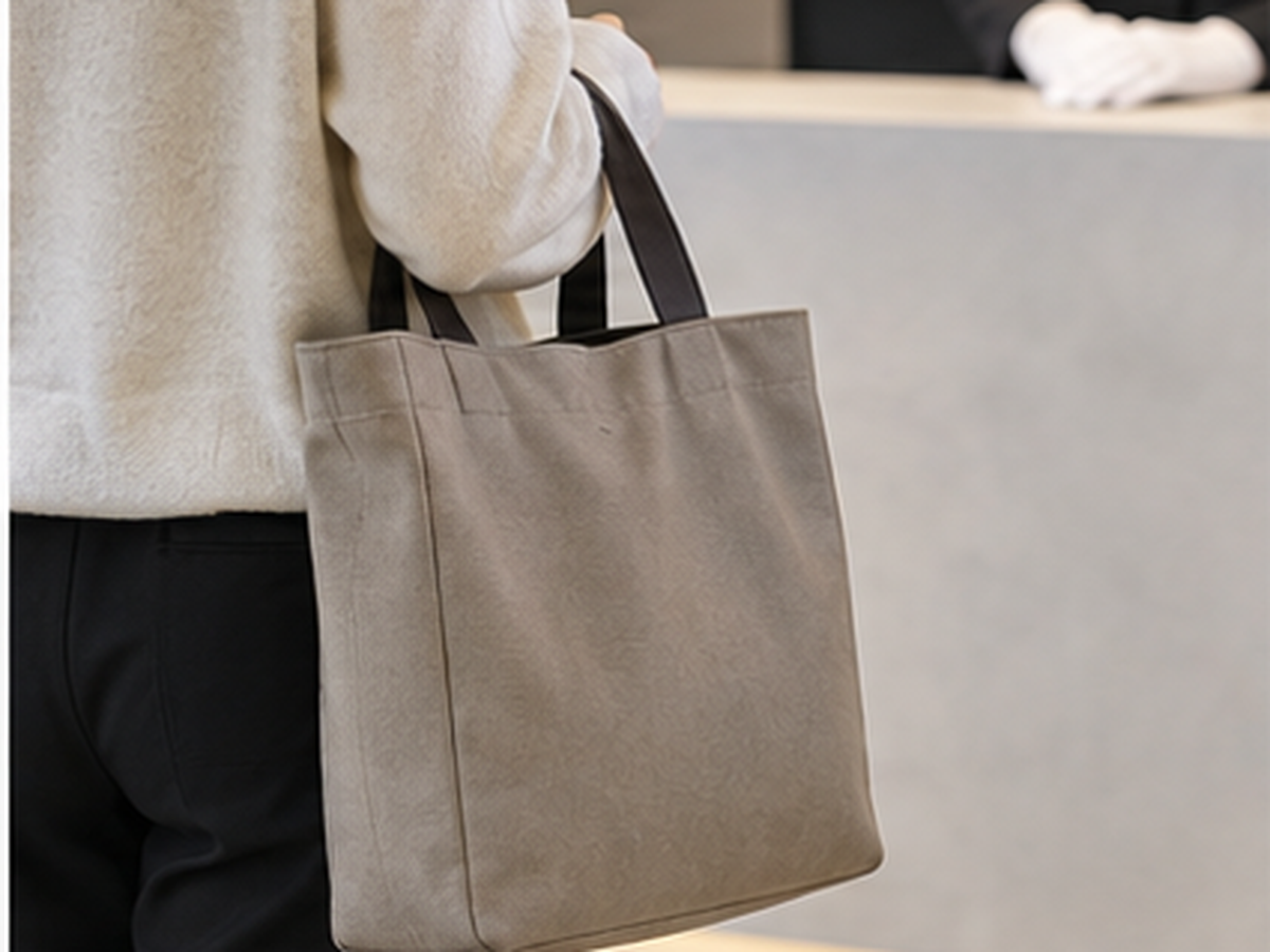 ブランドバッグ、時計、ジュエリーなど複数の売却候補の保護準備
